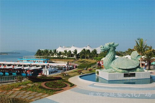 金秋十月去哪旅游？(金秋十月去哪玩)